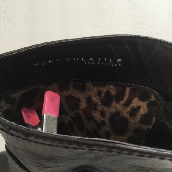 Very Volatile Los Angeles Ladies Leather Boots Black Size 8 NWOT - Picture 6 of 6